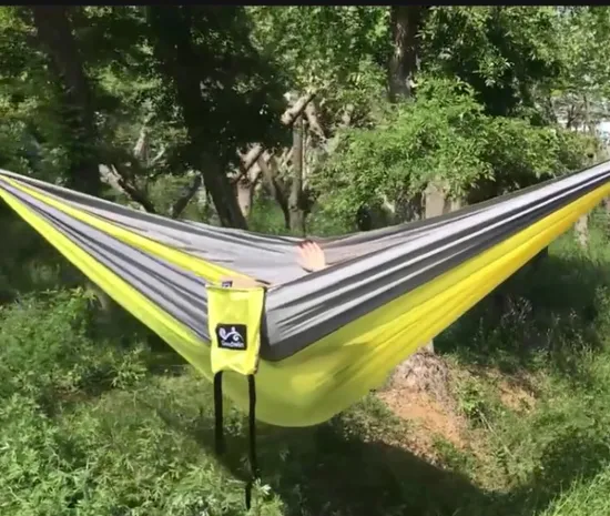 タッセルとフィッシュテール取り付けストラップ ニット キャンプ ダブル アウトドア ハンモック